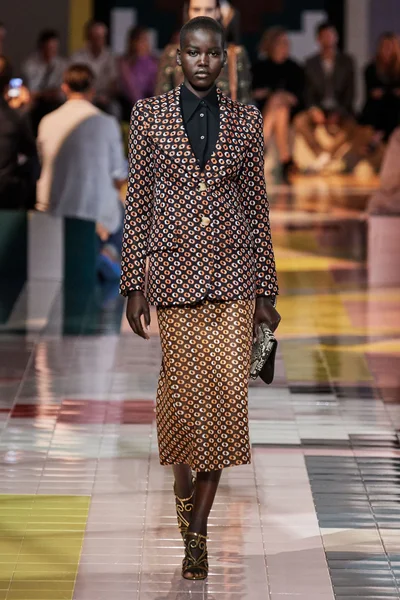 Look 22